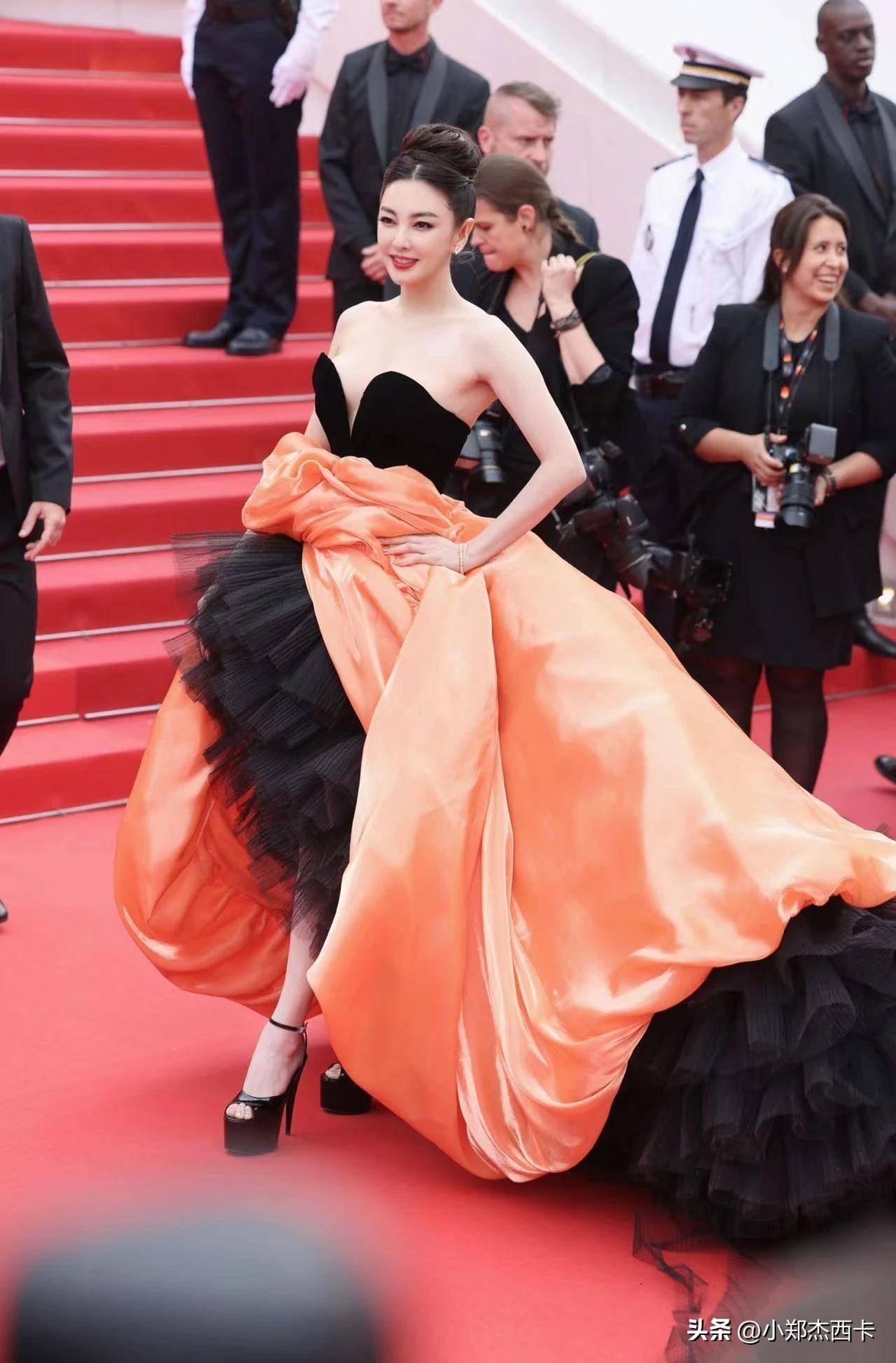 戛纳红毯第2天 - 张雨绮终于美回来了,「大嫂」高叶生图状态绝了!