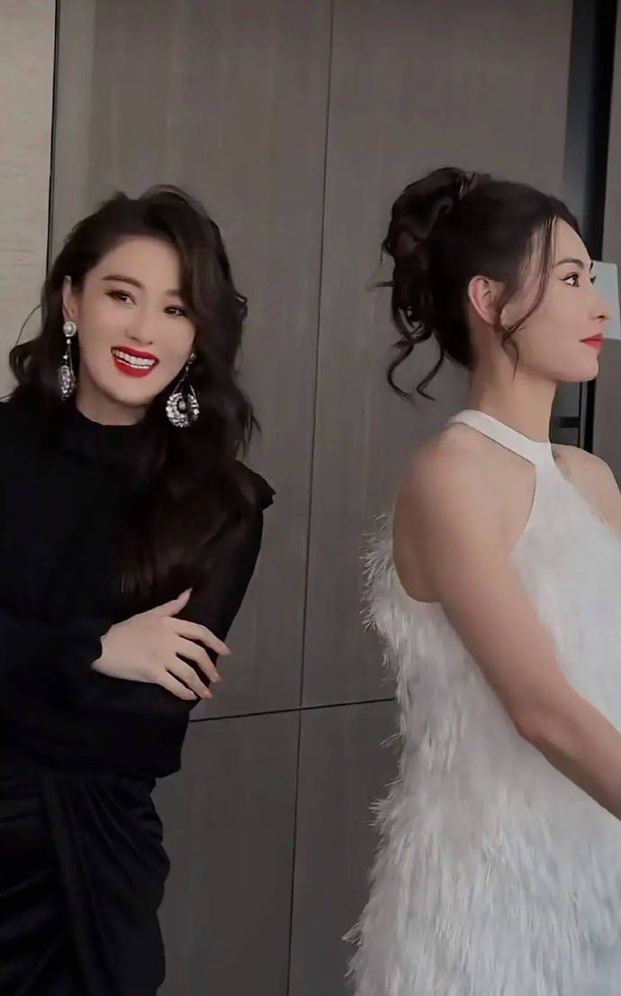 张柏芝与张馨予同框假装绝交!