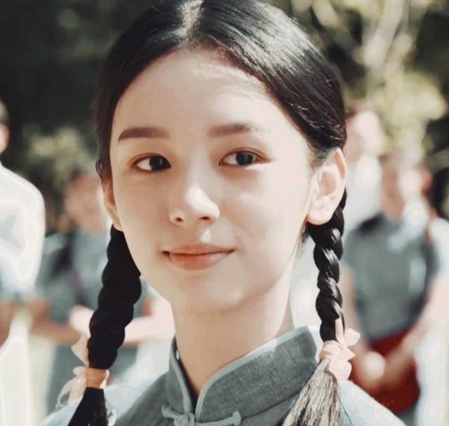 周也新剧要播,换上民国造型清冷脱俗,有种比冷清秋
