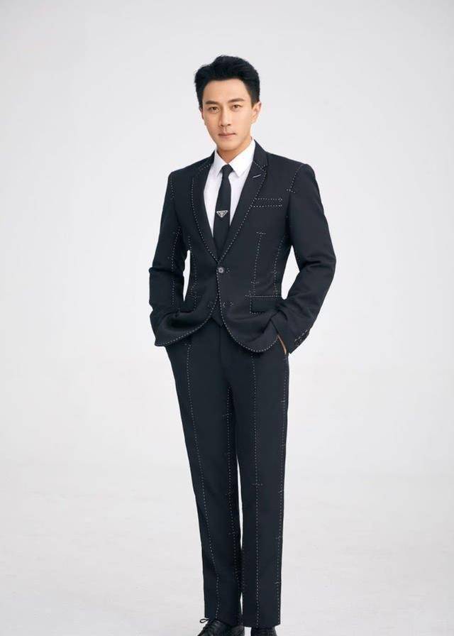 45岁刘恺威越来越时尚!