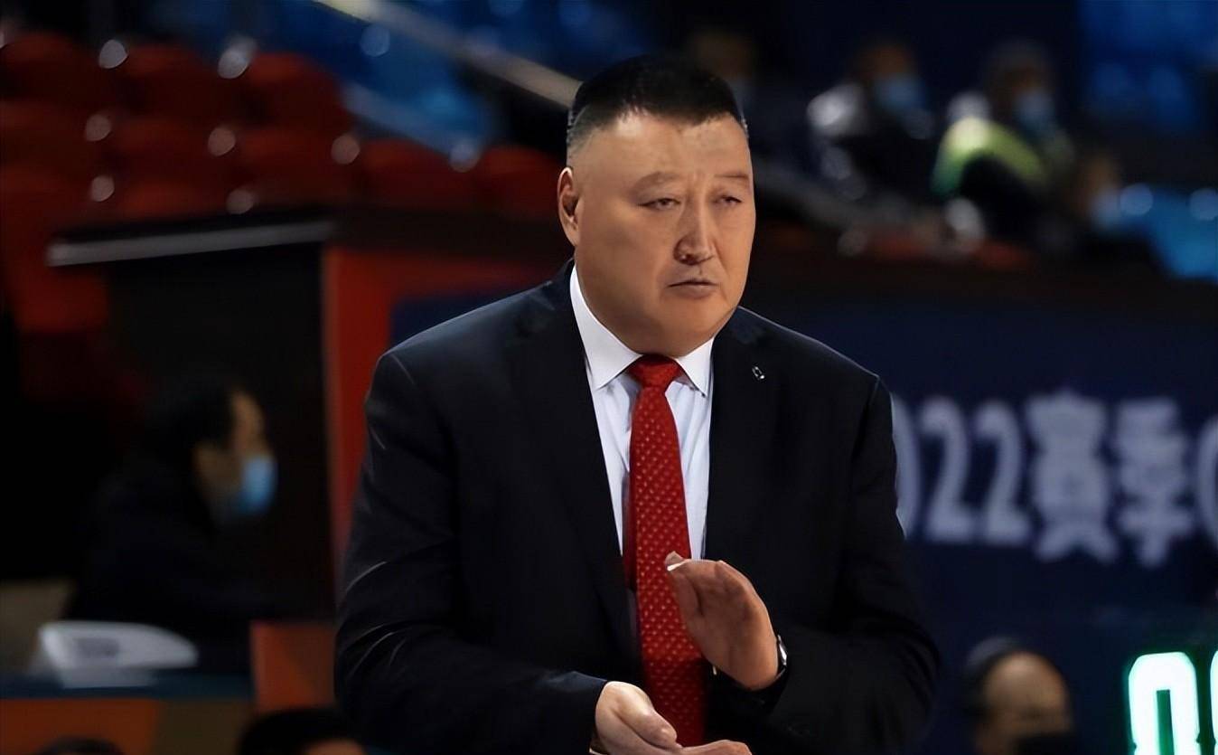 潘坚平却在合同到期后选择了告别,他以个人原因为理由,选择了退出cba