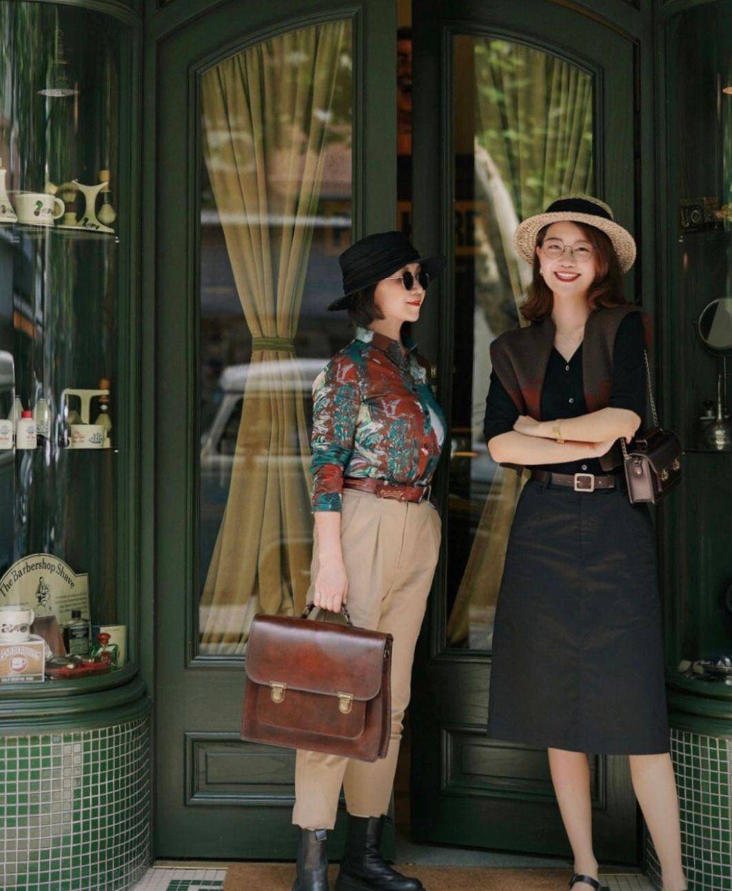 1,真正时尚的70后女性都有自己的着装规范.