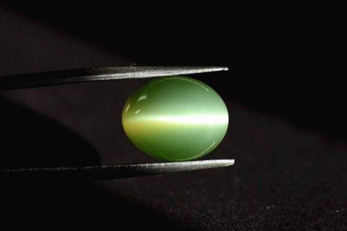 碧玉猫眼丨和田玉中的绿精灵,价格竟翻了这么多倍!_料子_价值_软玉