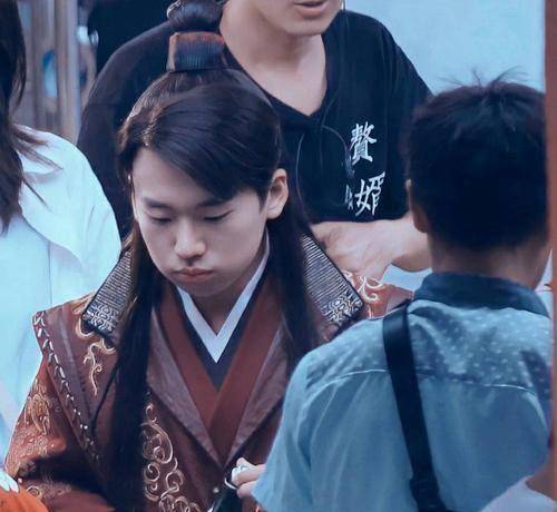 《赘婿》郭麒麟隔空回应老爹我不是孩子剧中服装造型认真考究_青色