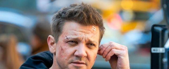 《复联4》之后,鹰眼日子过得不是很好?片场照显示可能会失聪!