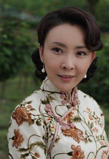 出道20年低调零绯闻,一剧爆红后低调嫁圈外人,至今戏红人不红_刘威葳