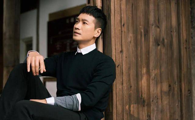 演员何晟铭:从「消失」的四爷,到「出圈」的朱标_角色_朱棣_皇太子