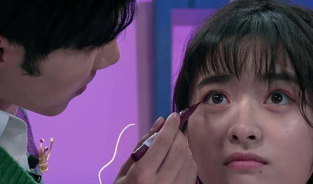 mike忘给沈月化下眼线,秦奋试图帮忙,费启鸣无奈吼出家乡话_不知道