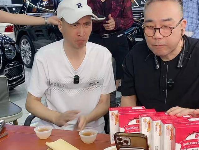 杨仪韩兆冰释前嫌,合体搞直播带货,一唱一和默契不减当年_杨光_生活