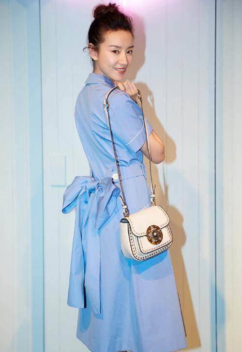 董洁这才叫气质,"校服"配马尾也能美过刘诗诗,赛过高圆圆!