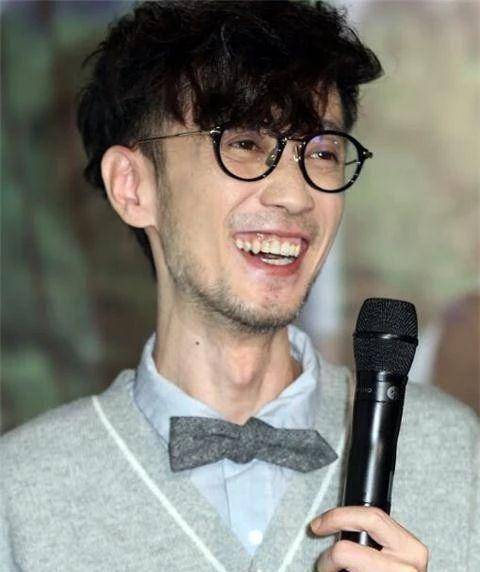 周传雄重新燃起斗志,开始积极治疗,最后在老婆vivian细心调理下,他的