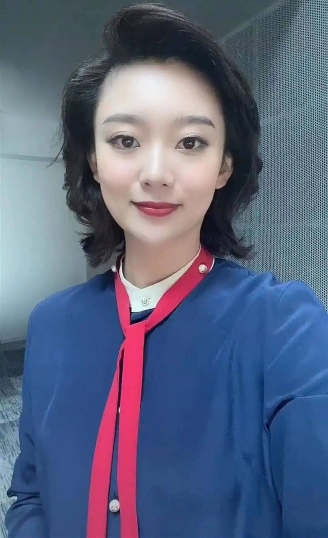 李七月:从哈尔滨走出的央视美女主持人,男友在雾中迷路了_观众_节目