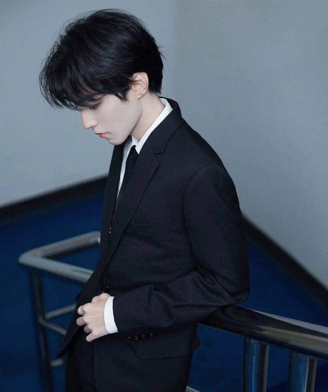 王俊凯参加北电的艺考,入学北电,仿佛还是昨天的事情.