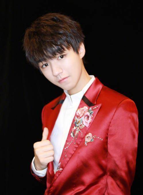 吴谨言反应机智,热巴一脸为难,tfboys答案大不同_王俊凯_王源_游泳