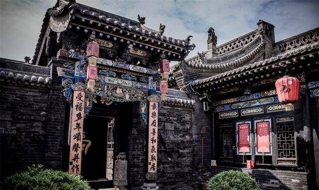 2019年乔家大院摘牌：一夜之间，1050平店面被腾退，服务员大换血