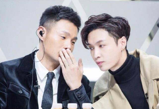 李荣浩:扫你一下,张艺兴:你求我也不给,求李荣浩心理阴影面积_时候