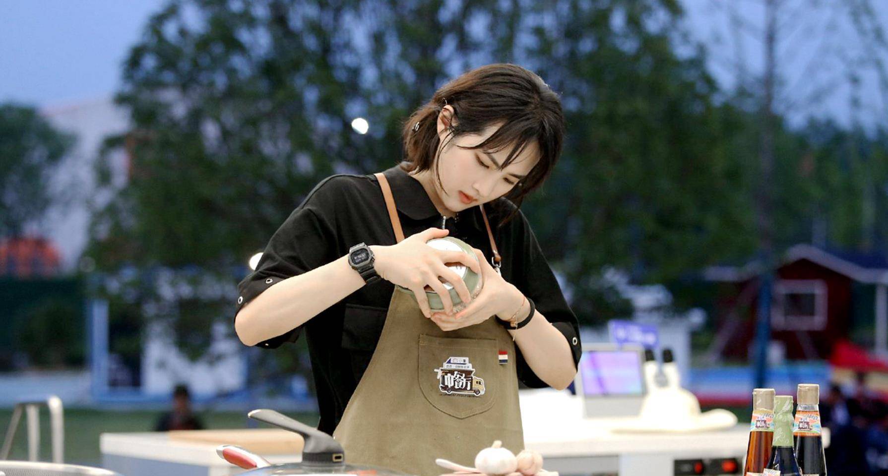 姚安娜首秀《中餐厅》获好评,朴实有修养的她,竟然是这样的名媛_节目