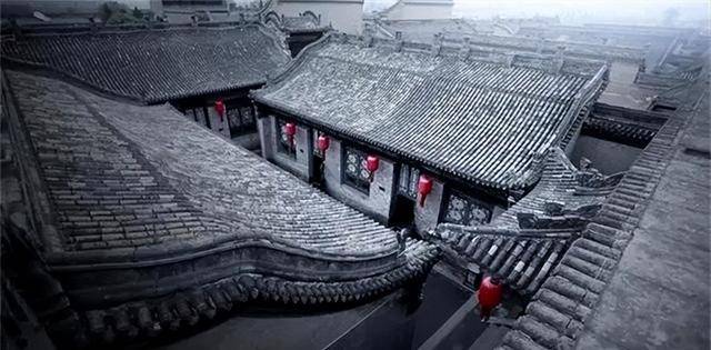 2019年乔家大院摘牌：一夜之间，1050平店面被腾退，服务员大换血