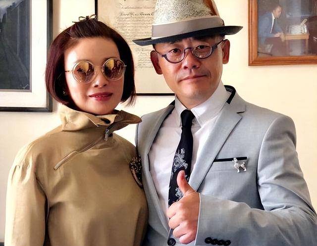 富豪胡洁:前夫从司机到巨贪,二婚带娃嫁周立波,礼金收到324万_杨胜华