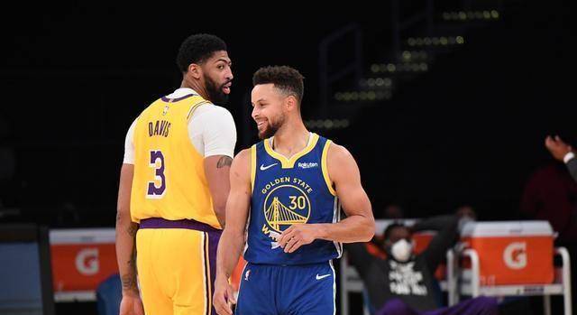 狂胜22分,勇士水花兄弟60 27打疯了!