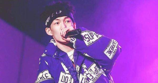 红花会因贝贝事件解散,前成员pgone心情大好,晒视频配大笑表情_网友