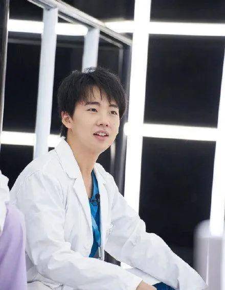 飞天_光头_王一博