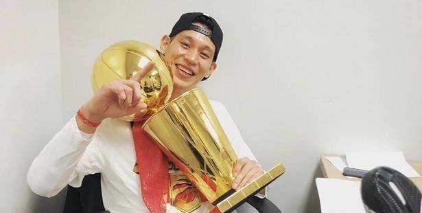 林书豪生日快乐!在中国迎来31岁生日,签名球鞋即将出炉_篮球_球迷_cba