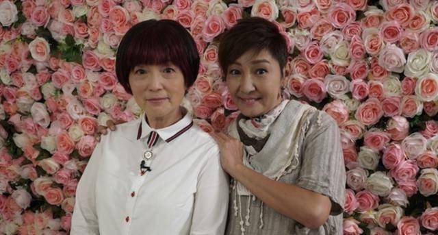 米雪胞妹雪梨上节目谈人生感悟,无悔18岁未婚生子,感激米雪相助_苹果