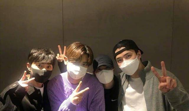 南韩顶流男团:朴灿烈入伍,边伯贤4月紧随其后,exo何时回归?