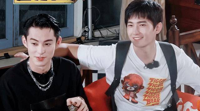 杨洋李一桐互动像偶像剧?