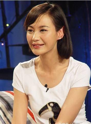 杨颖新增强劲敌人,不仅名字只相差一个字,长的也很像_杨雪_网友_人物