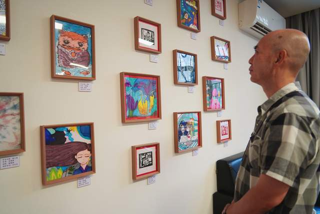 组图:先锋教育人物∣优秀校长陈海源:做教育就是做细节 办有温度的