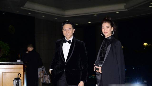 张智霖和太太袁咏仪.关之琳穿的好性感.