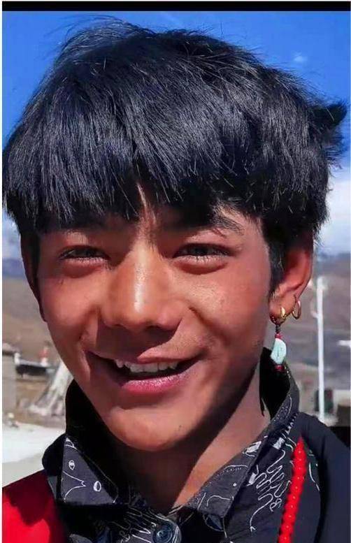 要去四川看丁真被指蹭热度,霸气回怼:不缺流量_质疑_因为_微博