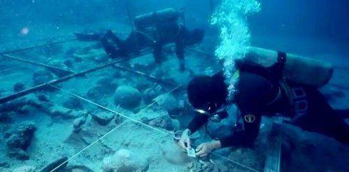 精美瓷器被捞走35万件,打碎65万件,1802人丧生的泰兴号海难揭秘_爪哇