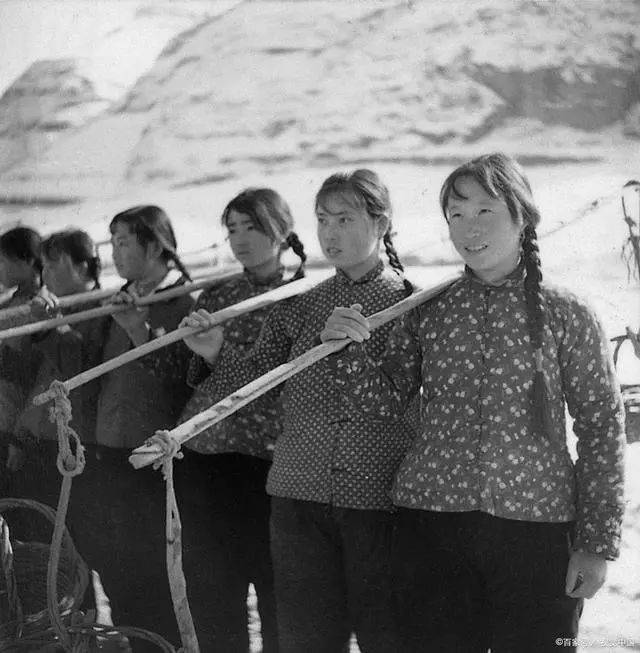 生产队老照片,一个火热的年代_劳动_农田_生产队长