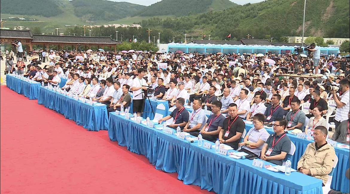 长白朝鲜族自治县第十五届民俗文化旅游节开幕