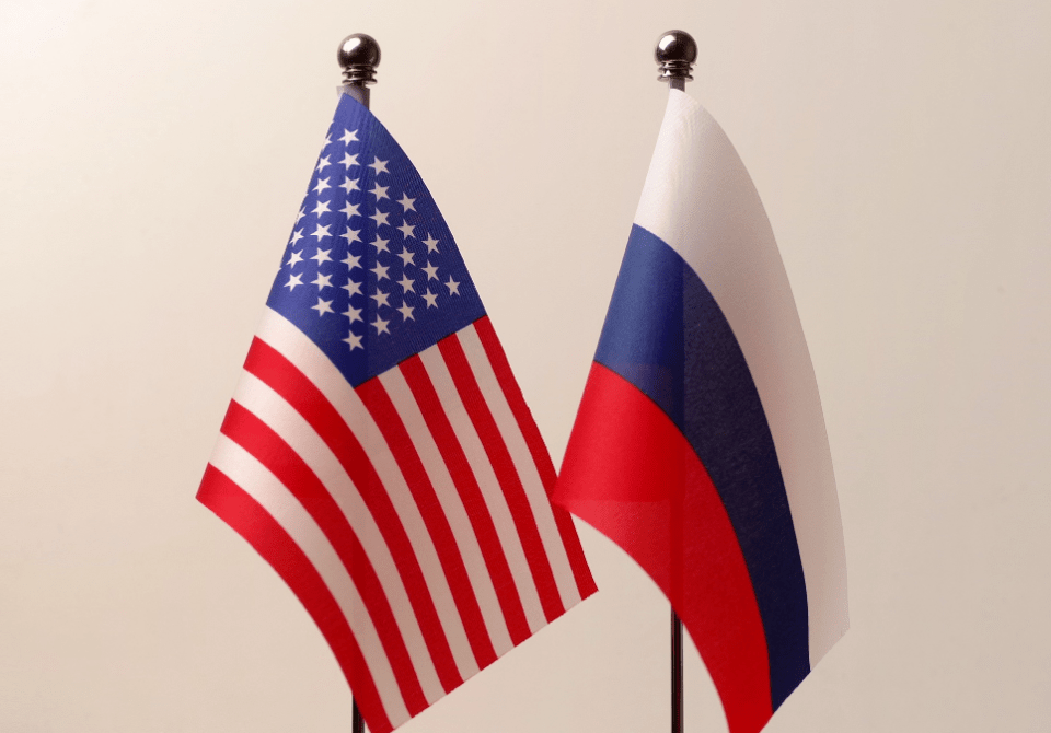 美国和俄罗斯不过这种态势在俄罗斯介入之后迎来了转机,政府军和isis