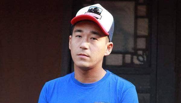 张国立儿子张默现状引人担忧,晒焚椅图片,自认是坑爹王?