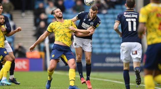 在约翰·贝里森的悲惨消息后,球队"睡不好"_训练_默里·华莱士_主帅