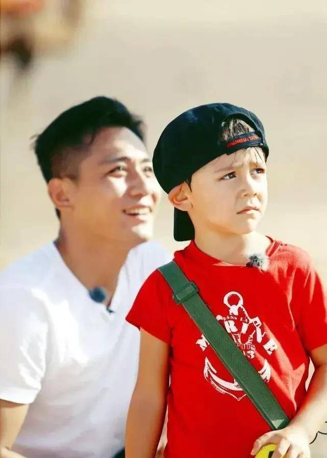 在拍《厨子戏子痞子》期间,黄渤提出要和刘烨做亲家 本是私下开玩笑