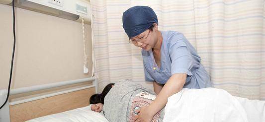 想减肚子上的肉,有什么运动方法适合产后宝妈?