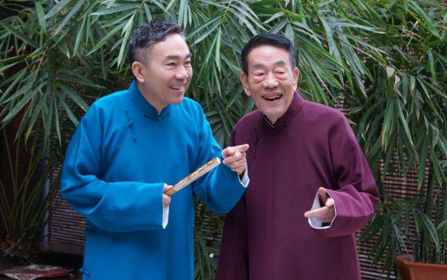 躺病床吸氧面色憔悴,脸颊凹陷健康引担忧_杨议_儿子_网友