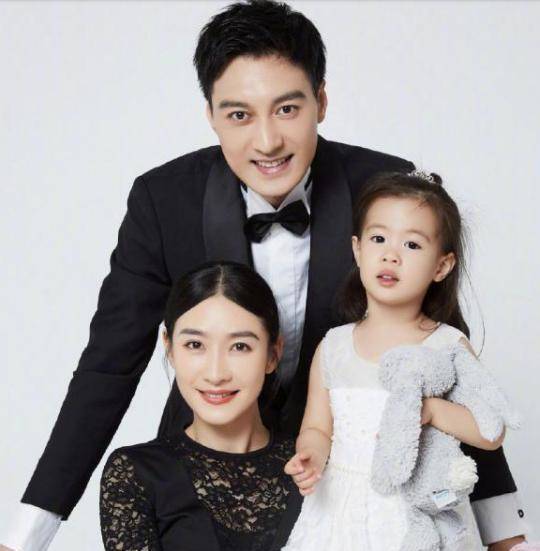 陶昕然与老公谈了八年的恋爱,最后迎来了美好的结局,两个人现在也有了