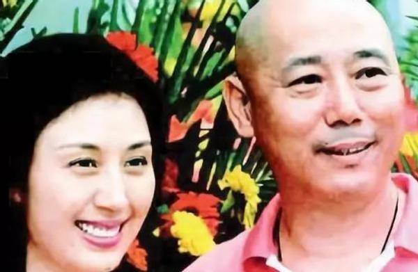 京剧之星史依弘:嫁给大自己18岁的李成儒,为事业结束5年婚姻_生活_李