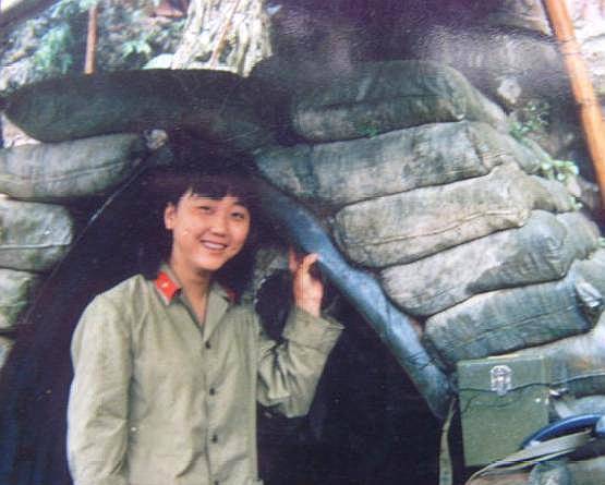 对越自卫反击战回顾:血染的风采,最后的女兵笑的真灿烂_我军_越南