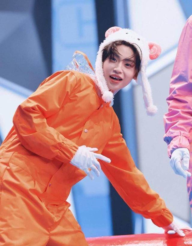 虞书欣和小鬼好甜!