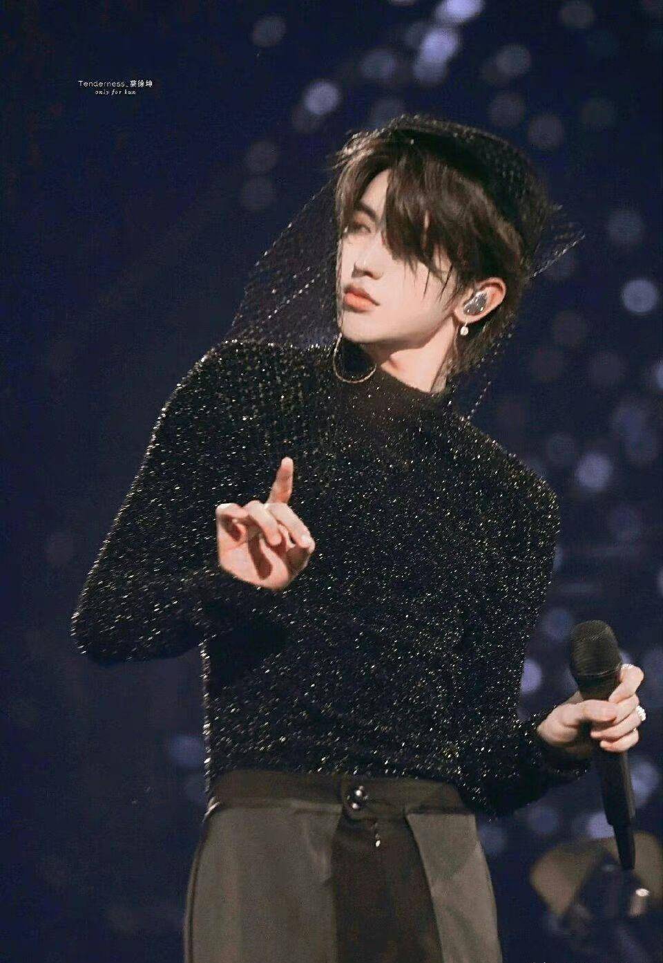 后期2周p掉万帧日补贴千元,蔡粉不离弃_蔡徐坤_网友_团队