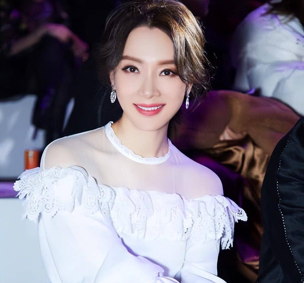 当46岁陈数对比43岁殷桃,我才明白,什么叫自然老去_观众_脸型_时候