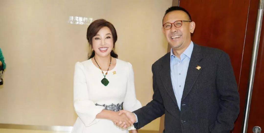 4段婚姻无子,65岁刘晓庆又要演18岁少女?_中国_网友_时候